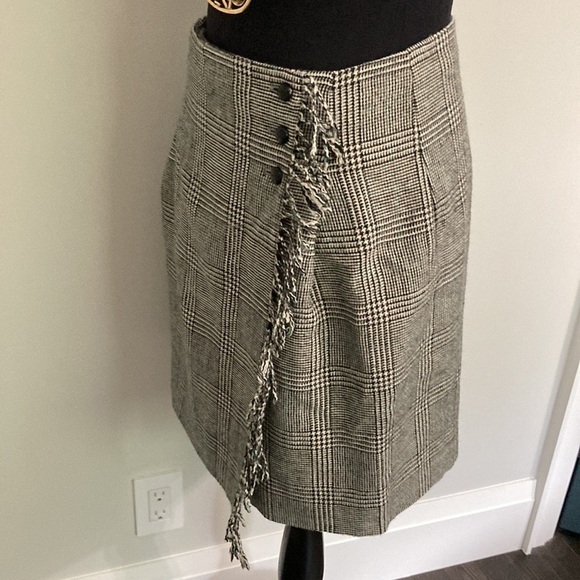 INES De La Fressange  Uniqlo Wool Black & White Houndstooth Tweed Wrap Medium‌ - Picture 9 of 13